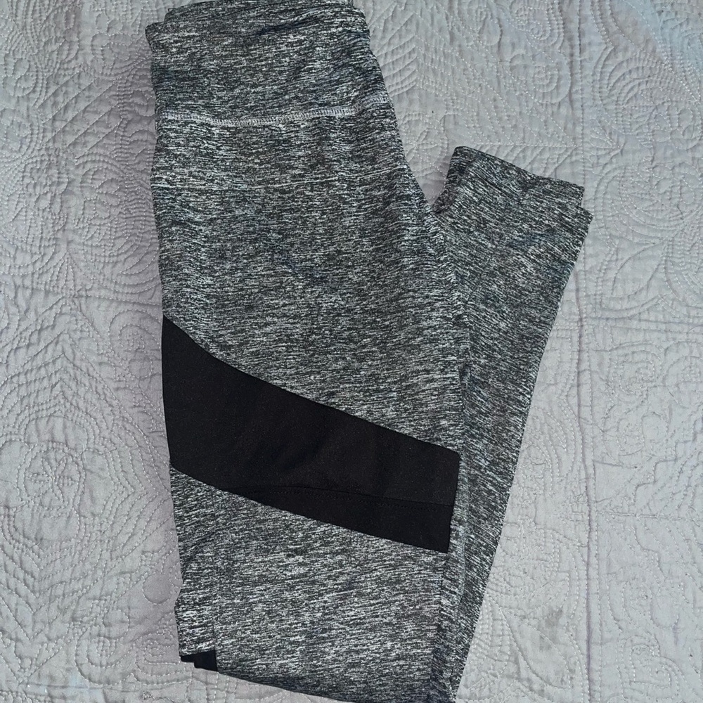 gray and black mesh workout leggings